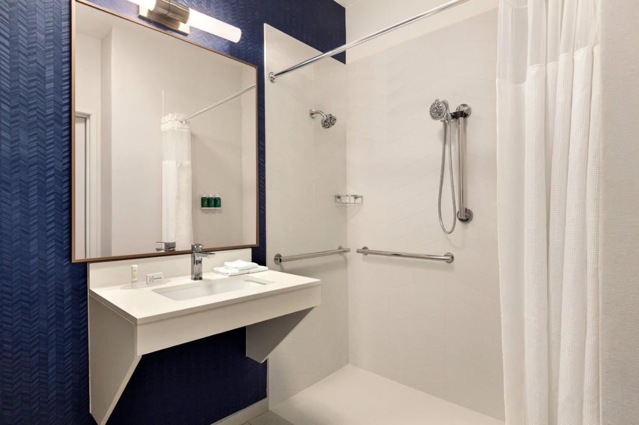 Fairfield Inn Erie Millcreek Mall Exteriör bild