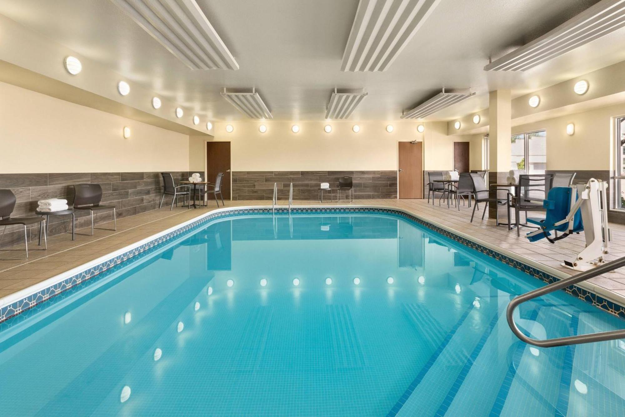 Fairfield Inn Erie Millcreek Mall Exteriör bild