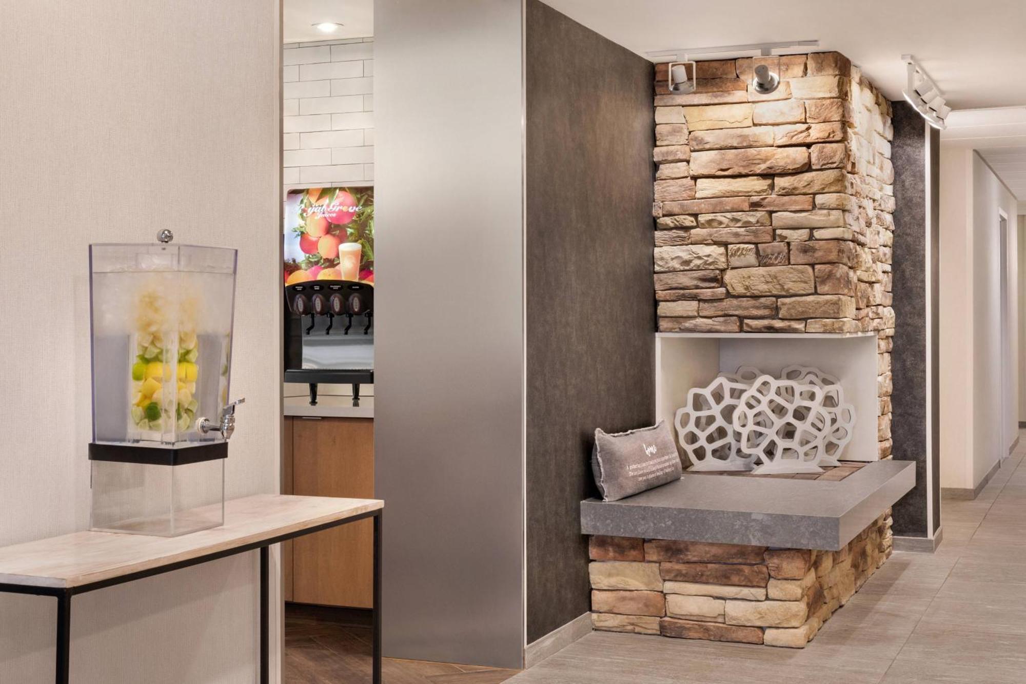 Fairfield Inn Erie Millcreek Mall Exteriör bild